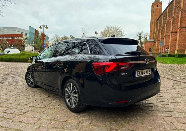 Toyota Avensis cena 49999 przebieg: 165000, rok produkcji 2016 z Gdańsk małe 29
